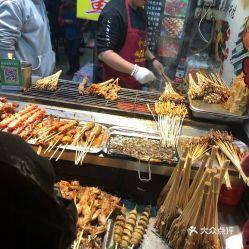 重庆疯子烧烤爆料视频,揭秘街头美食的独特魅力  第2张